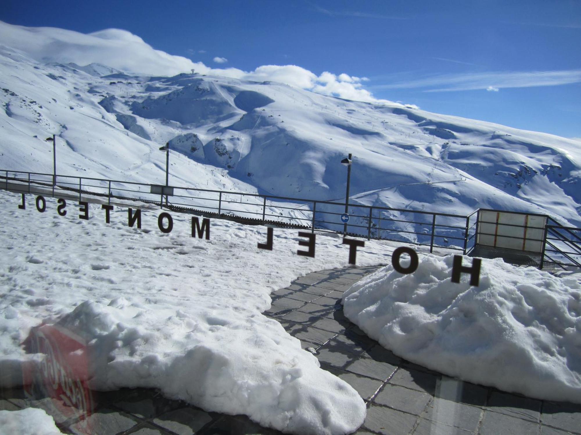 Hotel Montesol Arttyco Sierra Nevada Eksteriør billede